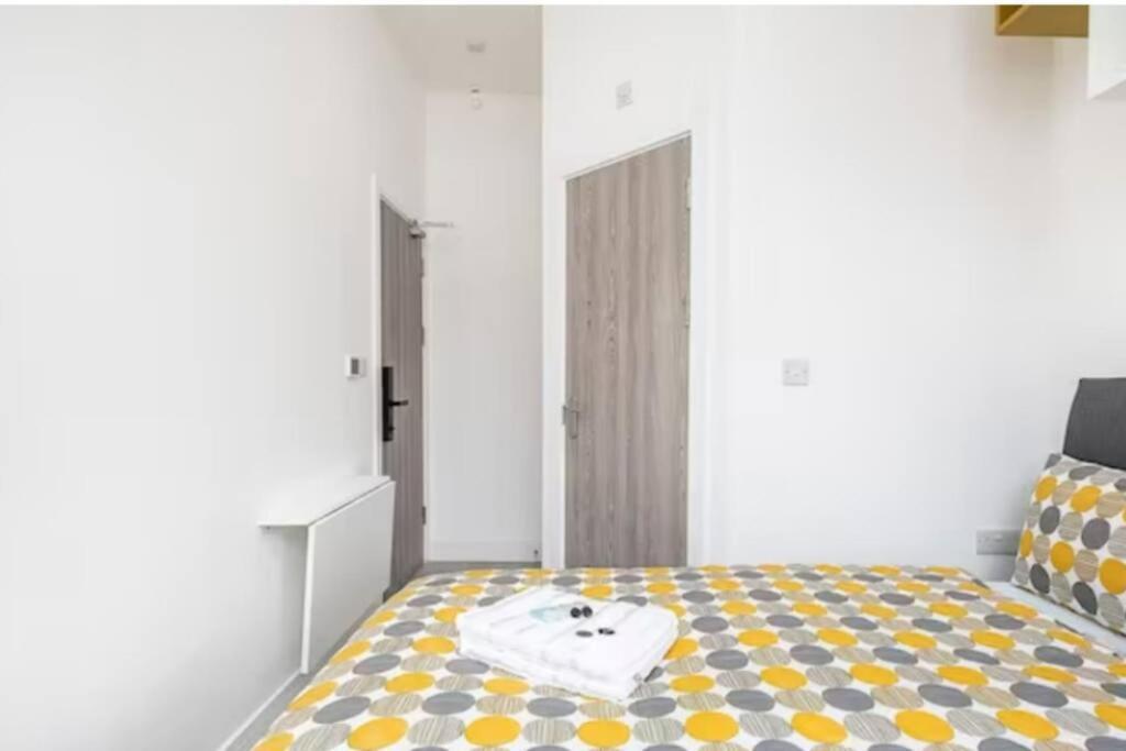 Boutique Modern Hotel Room For Two Near Tube And Bus Stations Londýn Exteriér fotografie